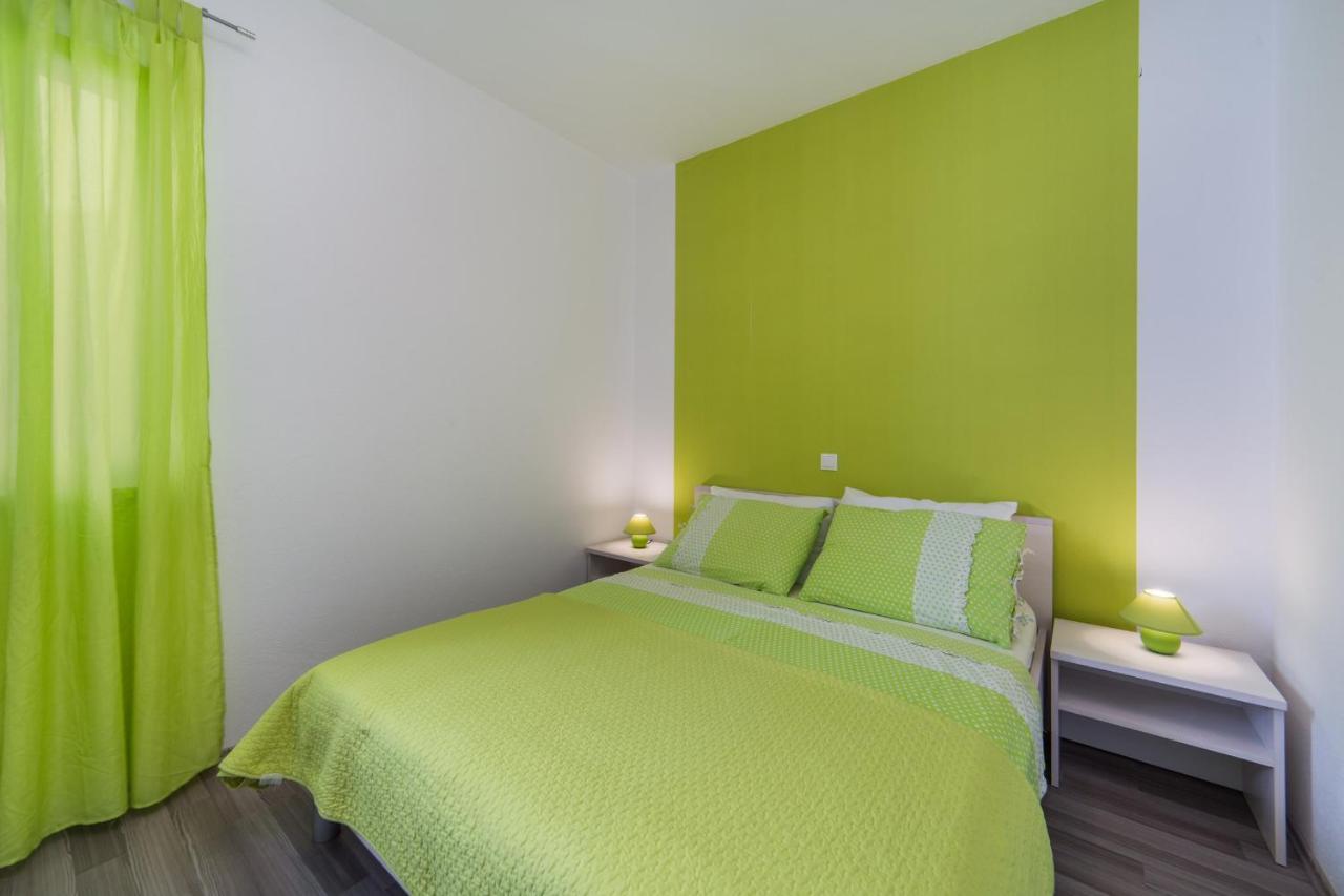 Apartments Color Brist Bagian luar foto