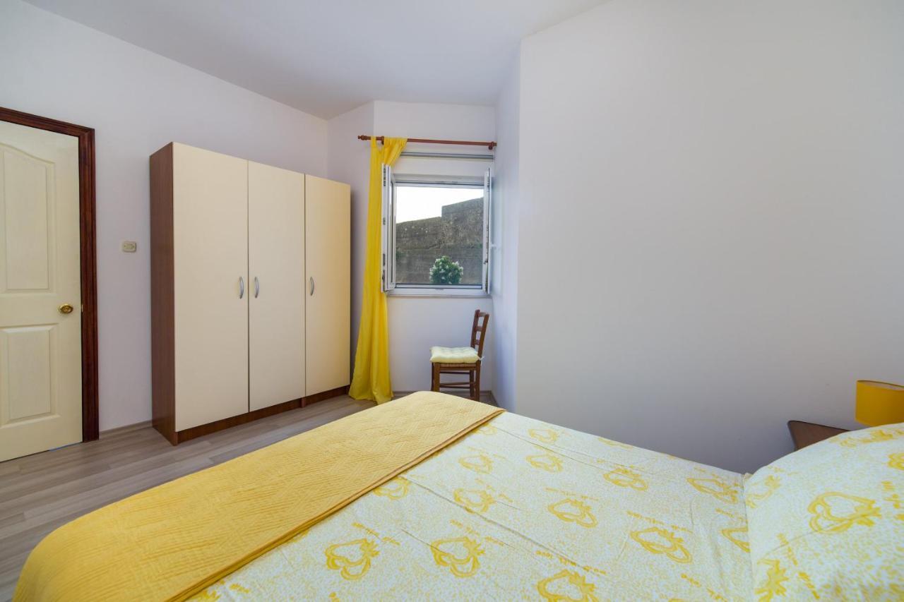Apartments Color Brist Bagian luar foto
